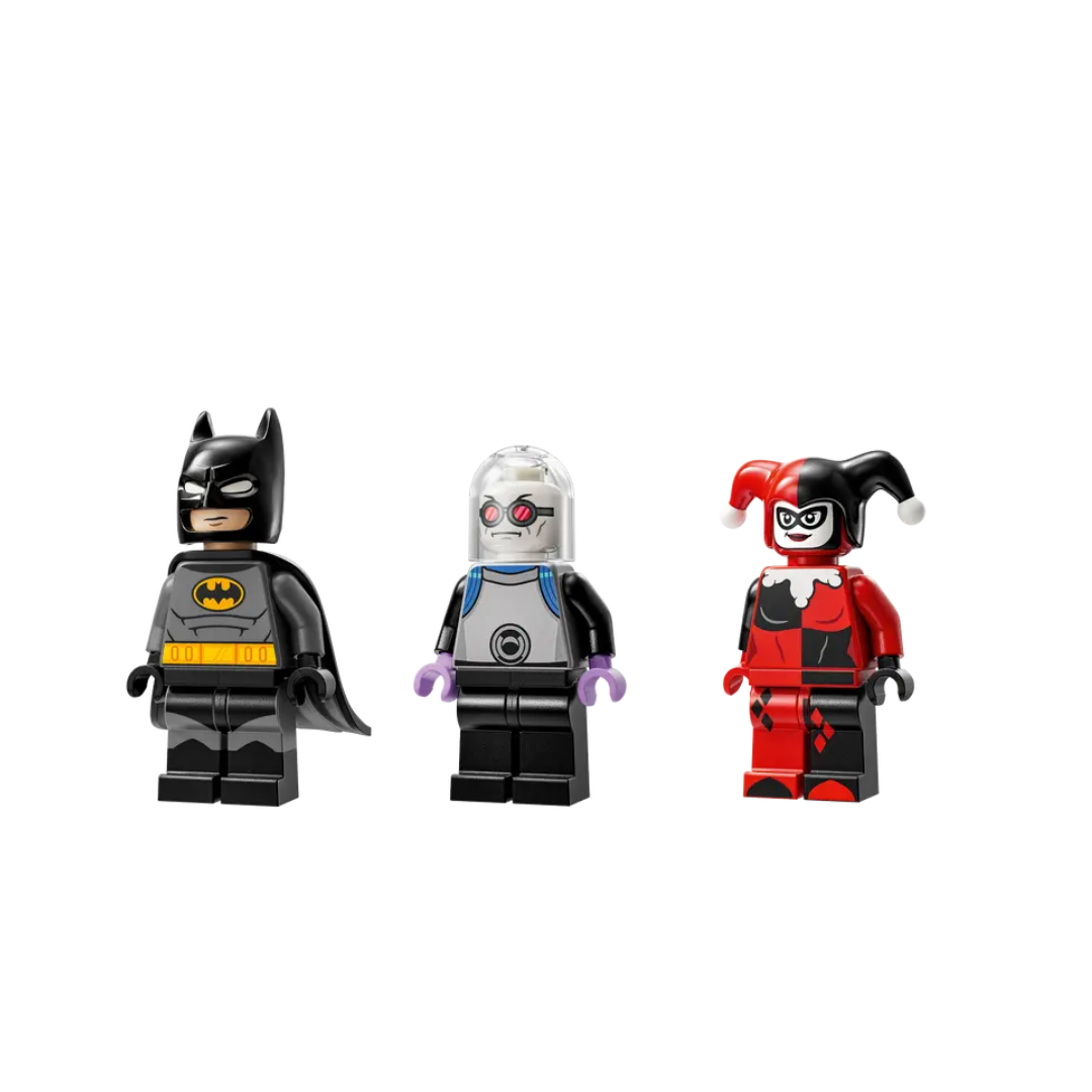 76274 Batman™ with Batmobile vs. Harley Quinn™ and Mr. Freeze™