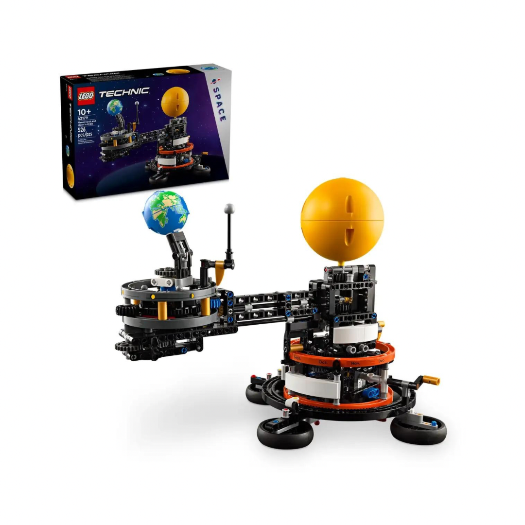 42179 - Planet Earth and Moon in Orbit